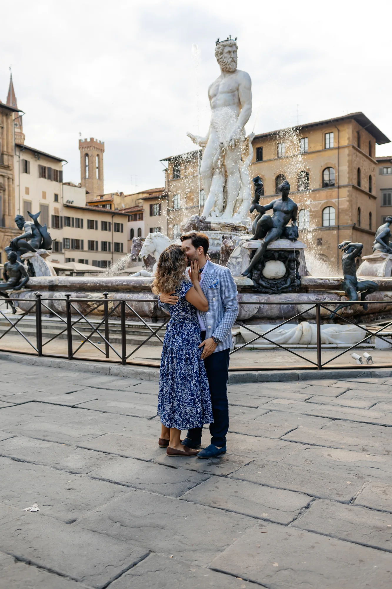 Romantic couple photoshoot in Venice, Italy