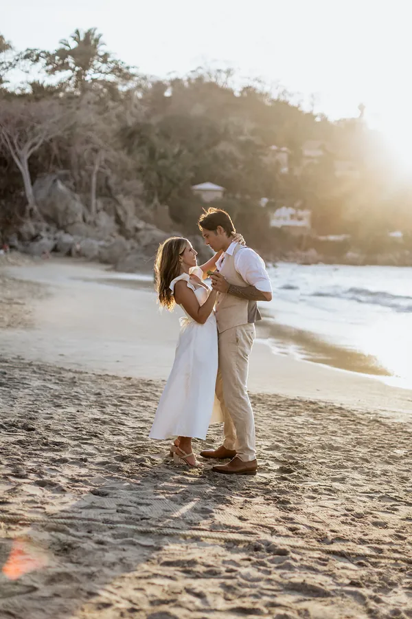 Boda en la playa en Don Pedro's Palapa, Sayulita, Nayarit, México