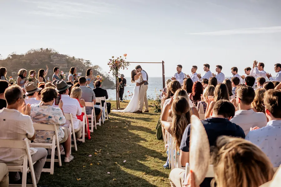 Boda en la playa en Don Pedro's Palapa, Sayulita, Nayarit, México