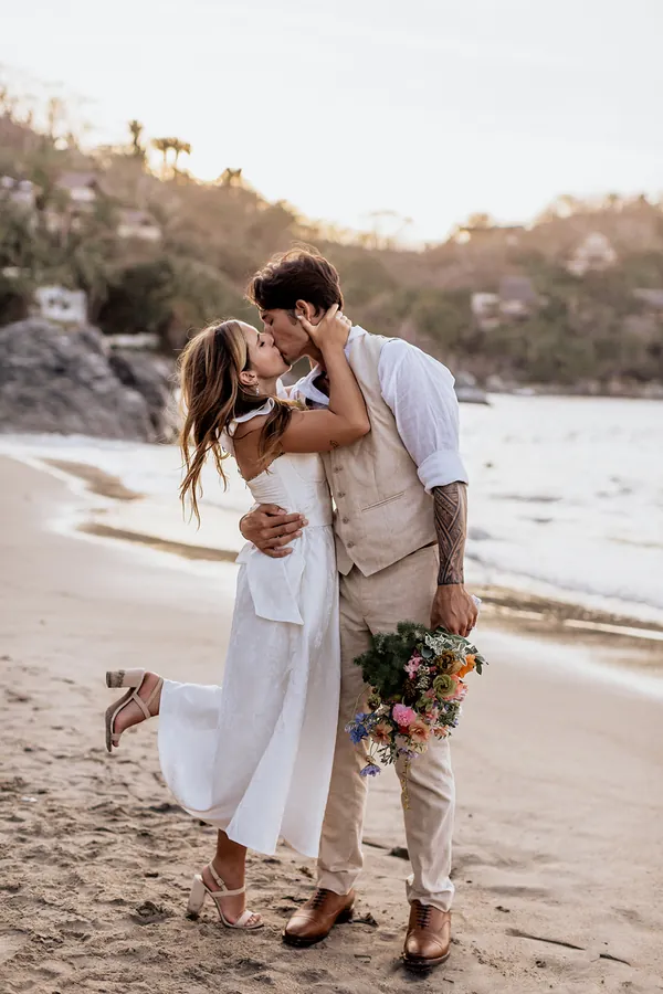 Boda en la playa en Don Pedro's Palapa, Sayulita, Nayarit, México