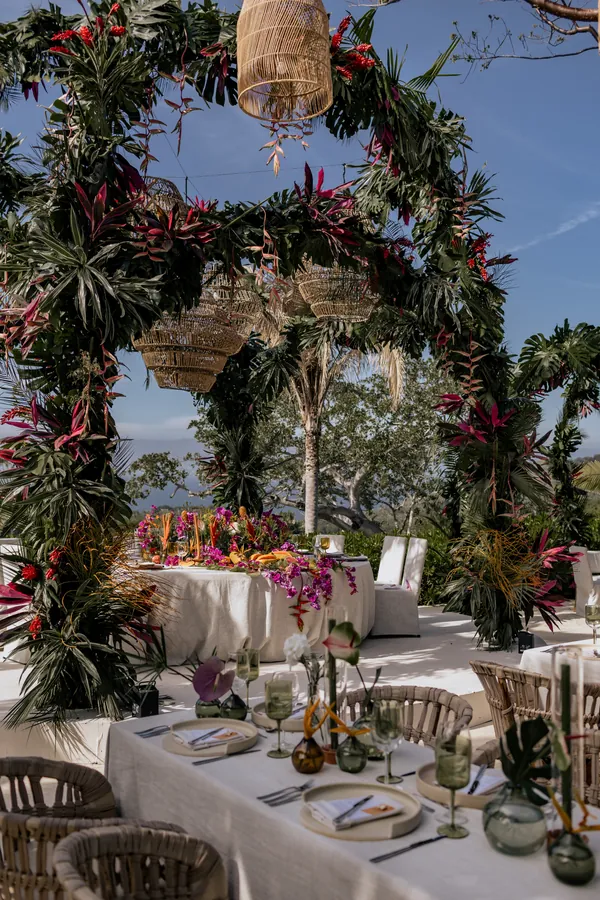 Elegant wedding tablescape at Papelillo in Punta Mita, Mexico