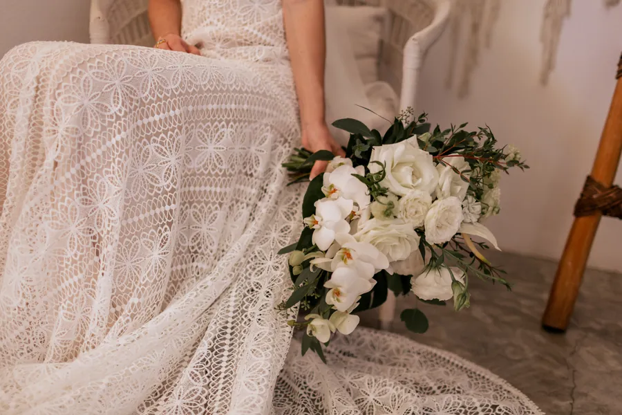 Bride Getting Ready Villa Valentin Sayulita white roses by flora amor sayulita, wedding planner ala carte sayulita