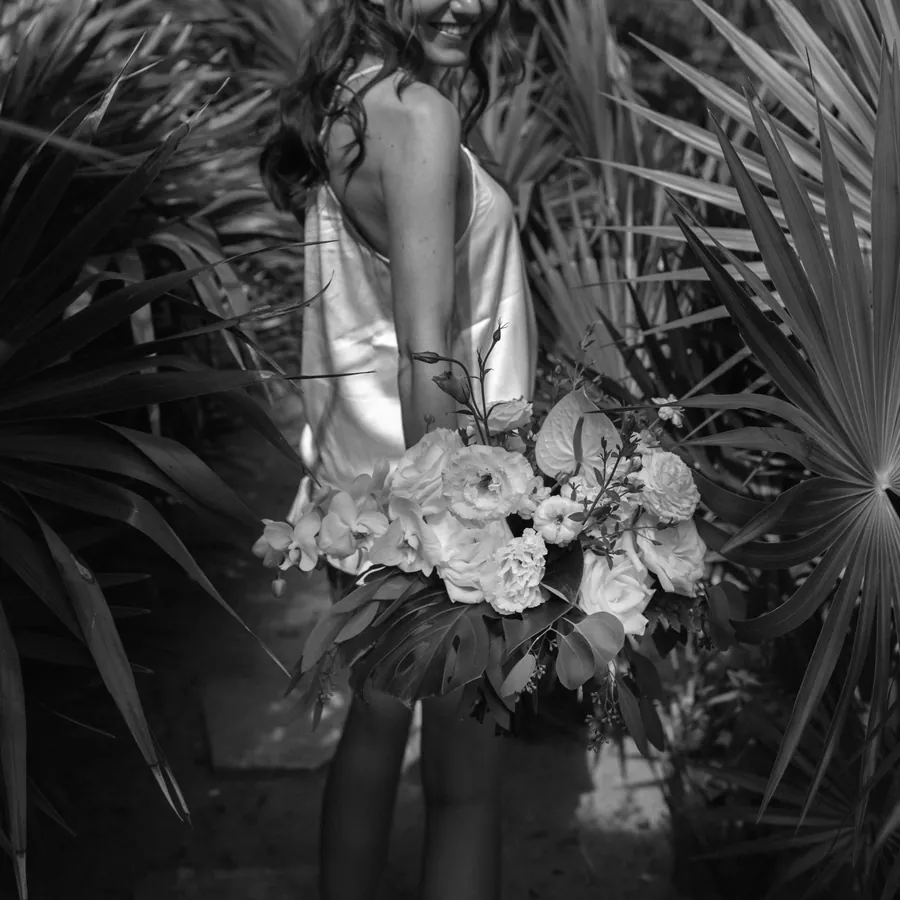 Bride Getting Ready Villa Valentin Sayulita white roses by flora amor sayulita, wedding planner ala carte sayulita